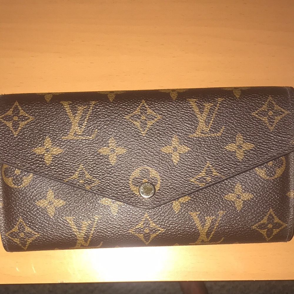 Authentic LV Sarah wallet